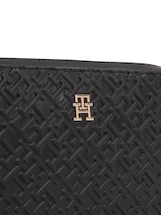 Tommy Hilfiger Distinct Black Camera Bag - Image 4 of 4