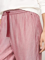 أبيض - طقم هدية من بيجامة خفيفة وشبشب من Tommy Hilfiger - صورة 4 من 6