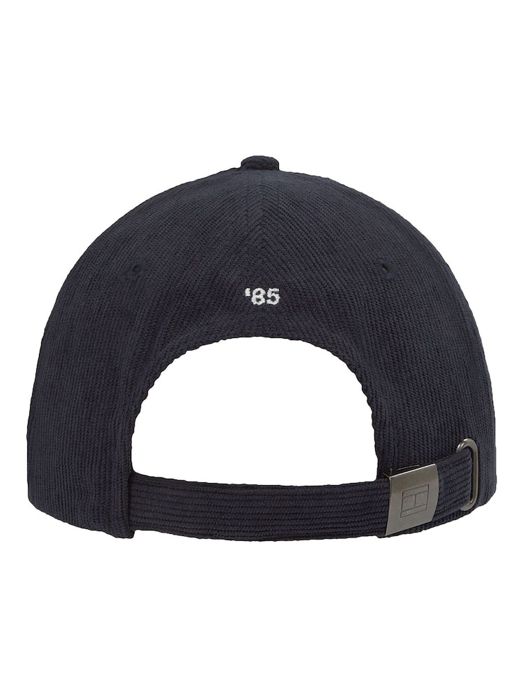 Gorra de pana suave azul con bandera y diseño de 6 paneles de Tommy Hilfiger - Imagen 2 de 4