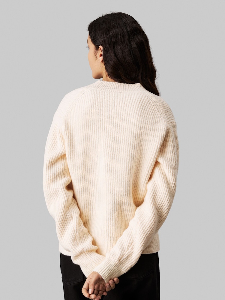 Calvin Klein Natural Relaxed Boucle Rib V-Neck Jumper - Image 2 of 4