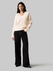 Calvin Klein Natural Relaxed Boucle Rib V-Neck Jumper - Image 3 of 4