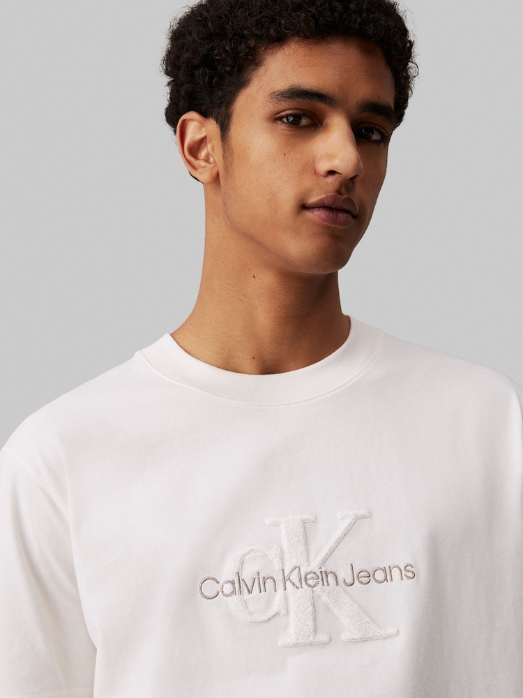 Calvin Klein White 100% Cotton Chenille Monologo T-Shirt - Image 5 of 5