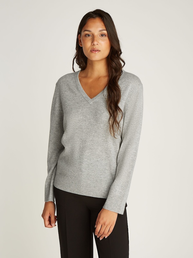 Calvin Klein Grey Cashmere V-Neck Long Sleeved Jumper - Image 2 of 6 Calvin Klein Grey Cashmere V-Neck Long Sleeved Jumper - Image 2 of 6