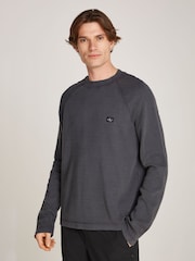 Metallic - Calvin Klein Raglan-T-Shirt mit verwaschenem Waffelmuster und gewebtem Label aus 100 % Baumwolle - Bild 1 von 6