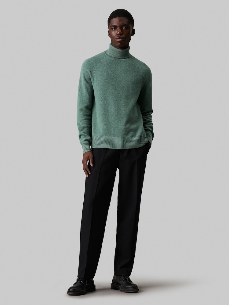 Calvin Klein Green Luxury Wool Turtleneck Jumper - Image 2 of 5