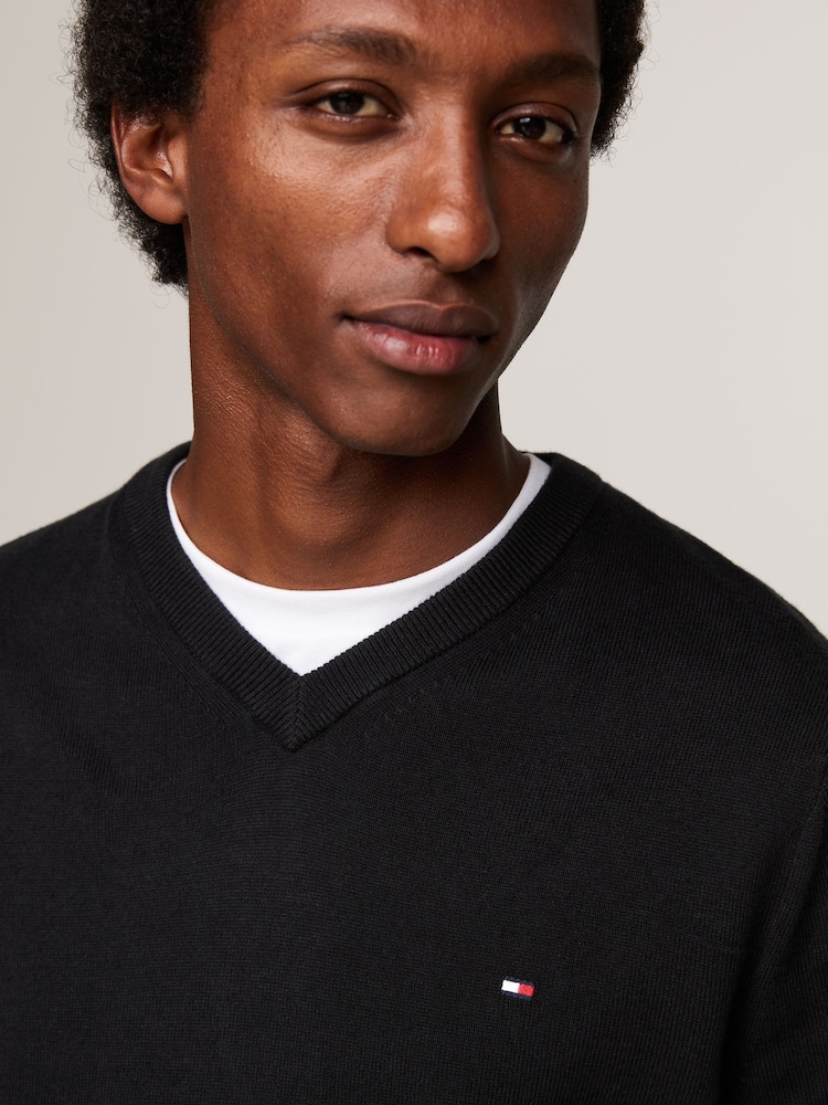 Zwart - Tommy Hilfiger Pima Cashmere V-Neck Sweater - Image 3 of 5