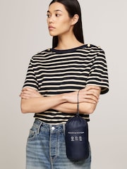 כחול  - Tommy Hilfiger ז'קט פוך ללא צווארון בדוגמת תפירת טלאים - Image 3 of 6