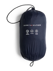 כחול  - Tommy Hilfiger ז'קט פוך ללא צווארון בדוגמת תפירת טלאים - Image 6 of 6