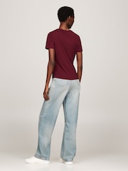 Vermelho - Camiseta Tommy Hilfiger Slim Fit com estampa náutica e gola redonda, manga curta - Imagem 3 de 5