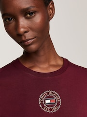 Vermelho - Camiseta Tommy Hilfiger Slim Fit com estampa náutica e gola redonda, manga curta - Imagem 4 de 5