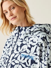 Regatta Blue Adult Waterproof Changing Robe - Image 4 of 10