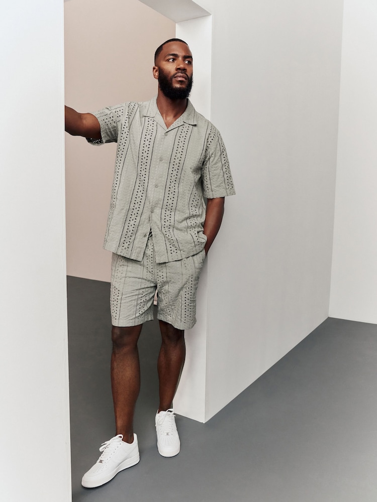 Green 100% Cotton Textured Broderie Short Sleeve Shirt - Image 2 of 5