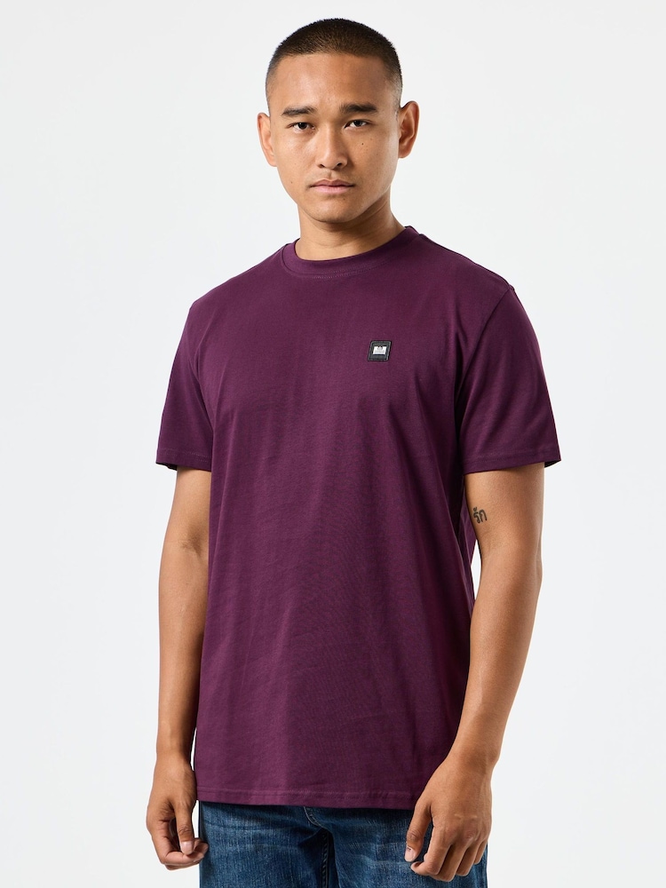 Lila - Weekend Offender Cannon Beach Herren-T-Shirt mit klassischem Abzeichen - Bild 1 von 5