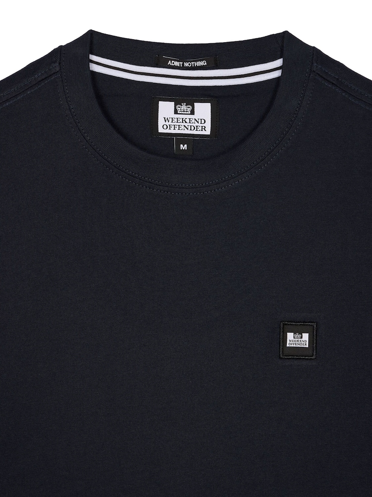 Schwarz - Weekend Offender Cannon Beach Herren-T-Shirt mit klassischem Abzeichen - Bild 4 von 4