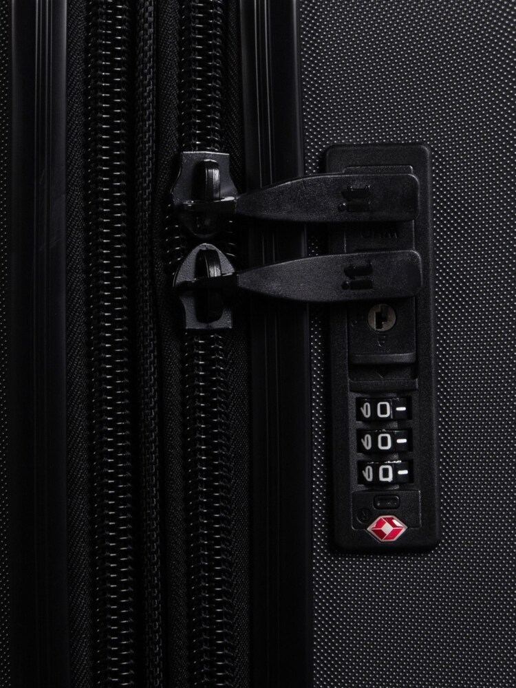 IT Luggage Medium Grey Legion Suitcase - Image 7 of 7 IT Luggage Medium Grey Legion Suitcase - Image 7 of 7
