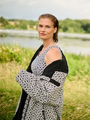 Regatta Black/chrome Womens Orla Kiely Changing Robes - Image 1 of 11