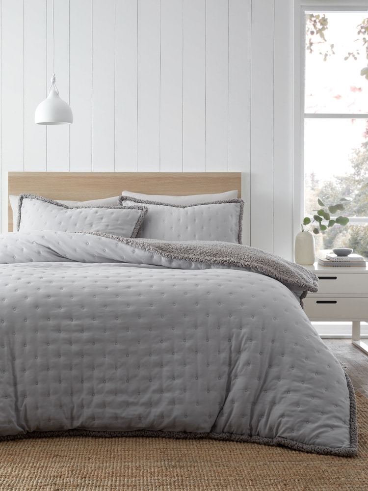 Catherine Lansfield Cosy and Warm Nori Soft Sherpa Duvet Cover Set - Bild 2 von 5 Catherine Lansfield Cosy and Warm Nori Soft Sherpa Duvet Cover Set - Bild 2 von 5