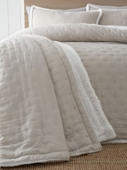Catherine Lansfield Natural Cosy and Warm Nori Soft Sherpa Bedspread - Image 1 of 3