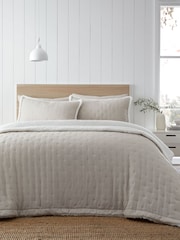 Catherine Lansfield Natural Cosy and Warm Nori Soft Sherpa Bedspread - Image 3 of 3