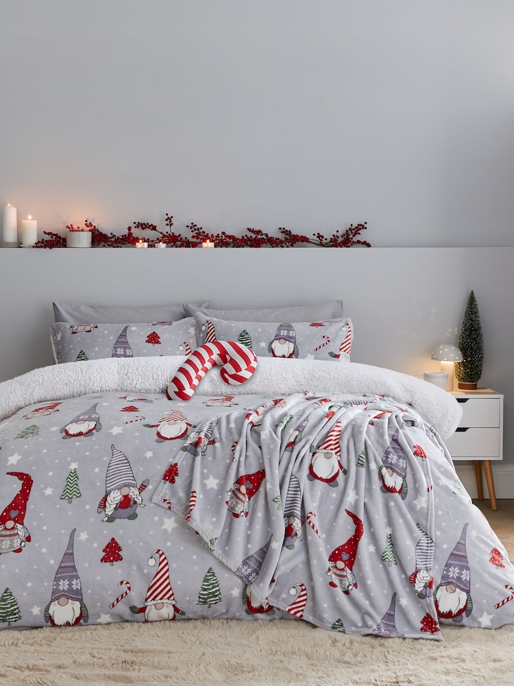 Juego de funda de edredón de felpa cálida con motivos navideños Gonk de Catherine Lansfield - Imagen 1 de 4