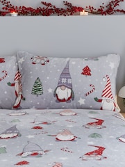 Juego de funda de edredón de felpa cálida con motivos navideños Gonk de Catherine Lansfield - Imagen 3 de 4
