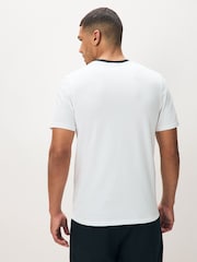 Blanco - Lyle & Scott Cotton Contrast Collar Superfine T-Shirt - Imagen 2 de 4