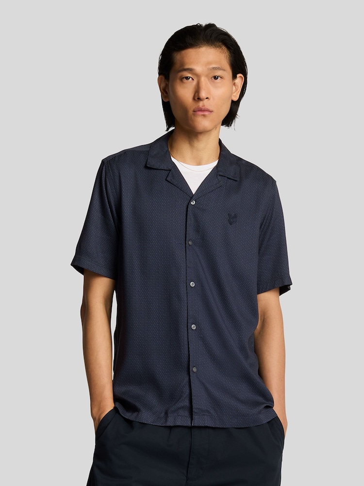Lyle & Scott Geo Motif Printed Revere Shirt - Imagen 1 de 4