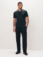 كنزة بولو قطن محبوكة بياقة مفتوحة بتصميم متباين من Lyle & Scott - صورة 3 من 4