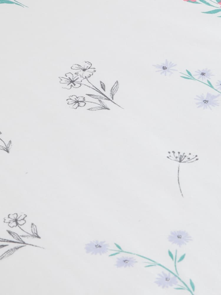 Catherine Lansfield Pink Bunny Tails Ditsy Flowers Fitted Sheet - Image 2 of 2