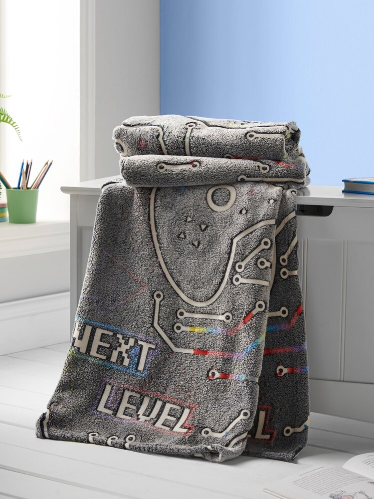 Catherine Lansfield Game Over Glow in the Dark Cosy Fleece Throw - Imagem 1 de 5