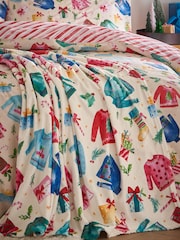 Catherine Lansfield Cream Christmas Jolly Jumpers Soft and Cosy Fleece Throw - Image 1 of 2