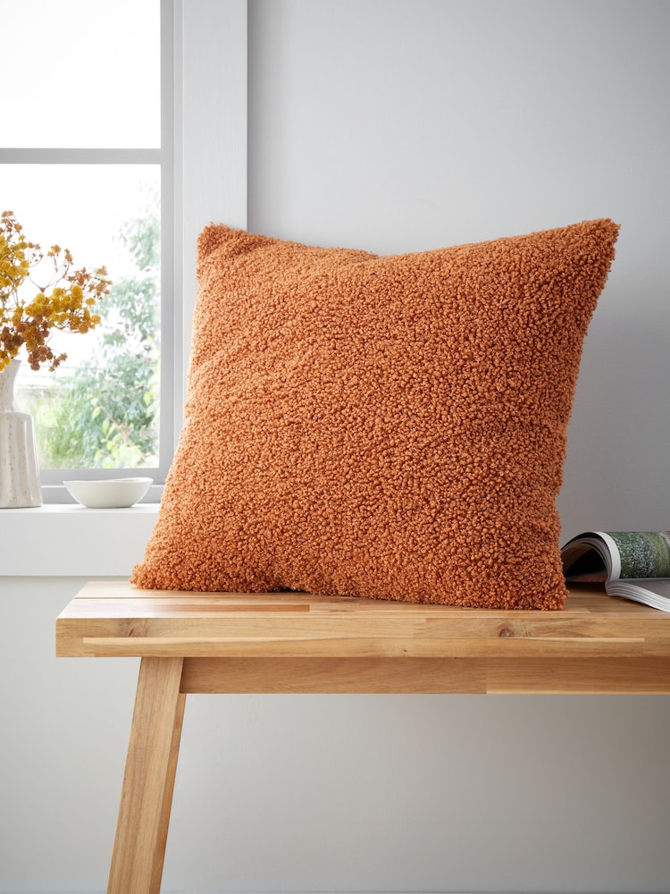 Catherine Lansfield So Soft bouclé kussen - Image 1 of 5