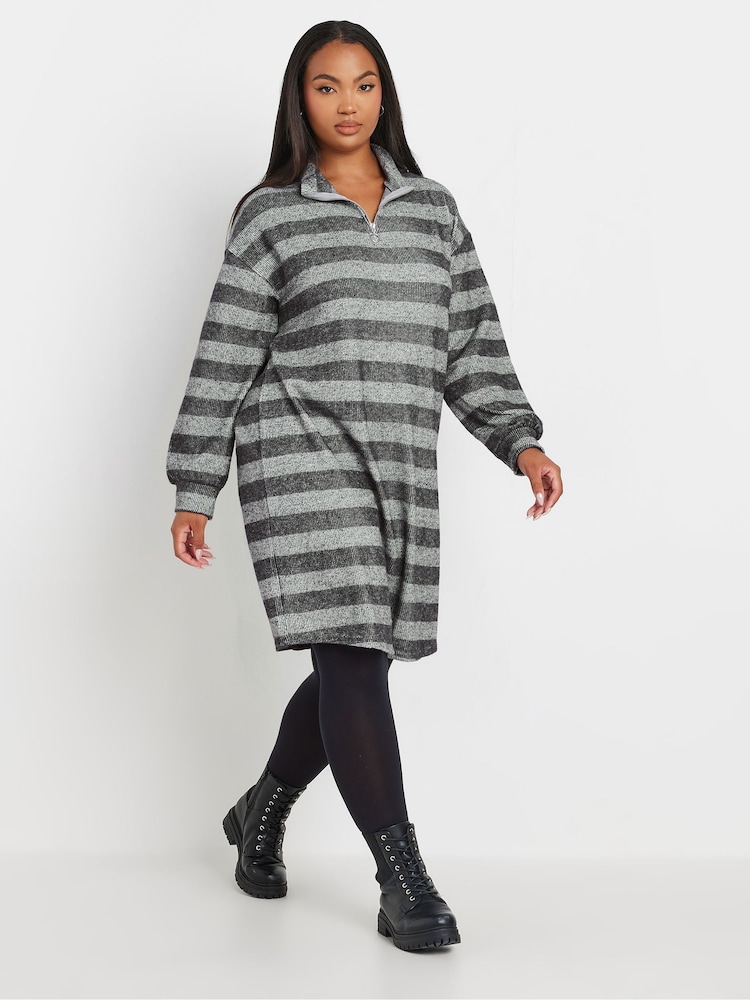 Gris - Vestido estilo jersey suave al tacto con cremallera en el cuello de Yours Curve - Imagen 2 de 5 Gris - Vestido estilo jersey suave al tacto con cremallera en el cuello de Yours Curve - Imagen 2 de 5