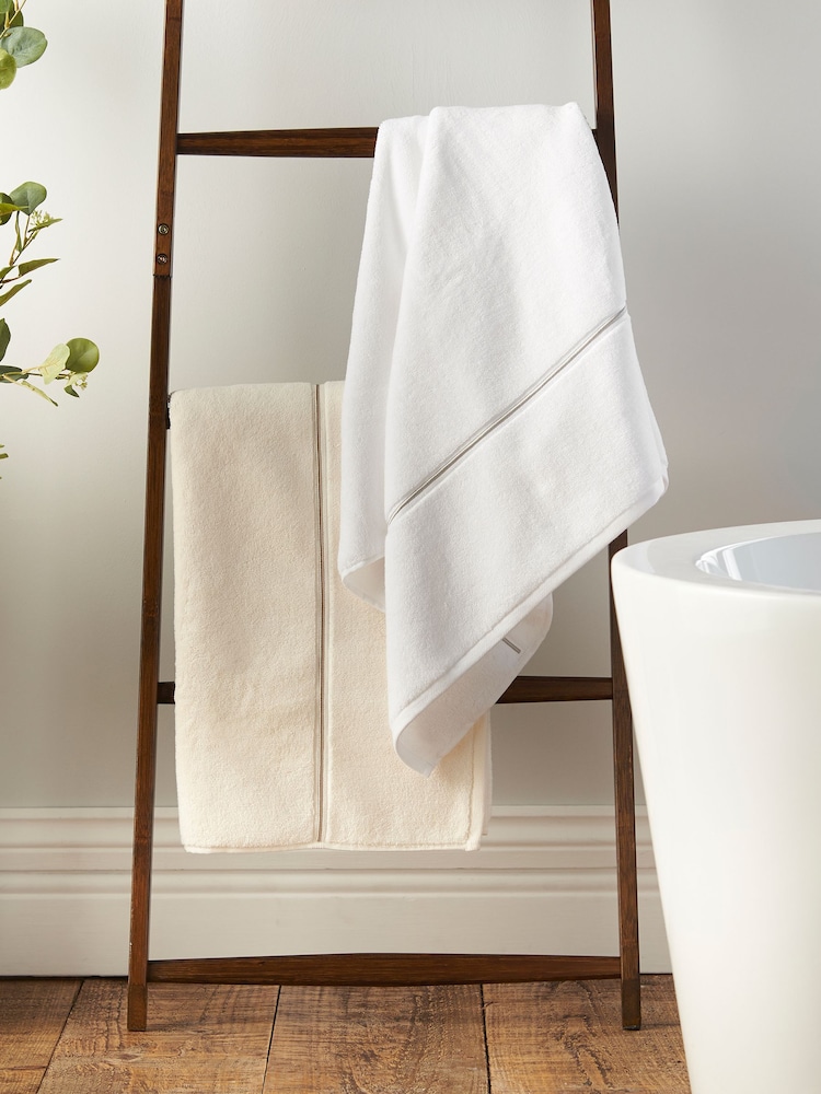 Bianca Cream Zero Twist Satin Stitch 100% Cotton Towel - Image 4 of 4