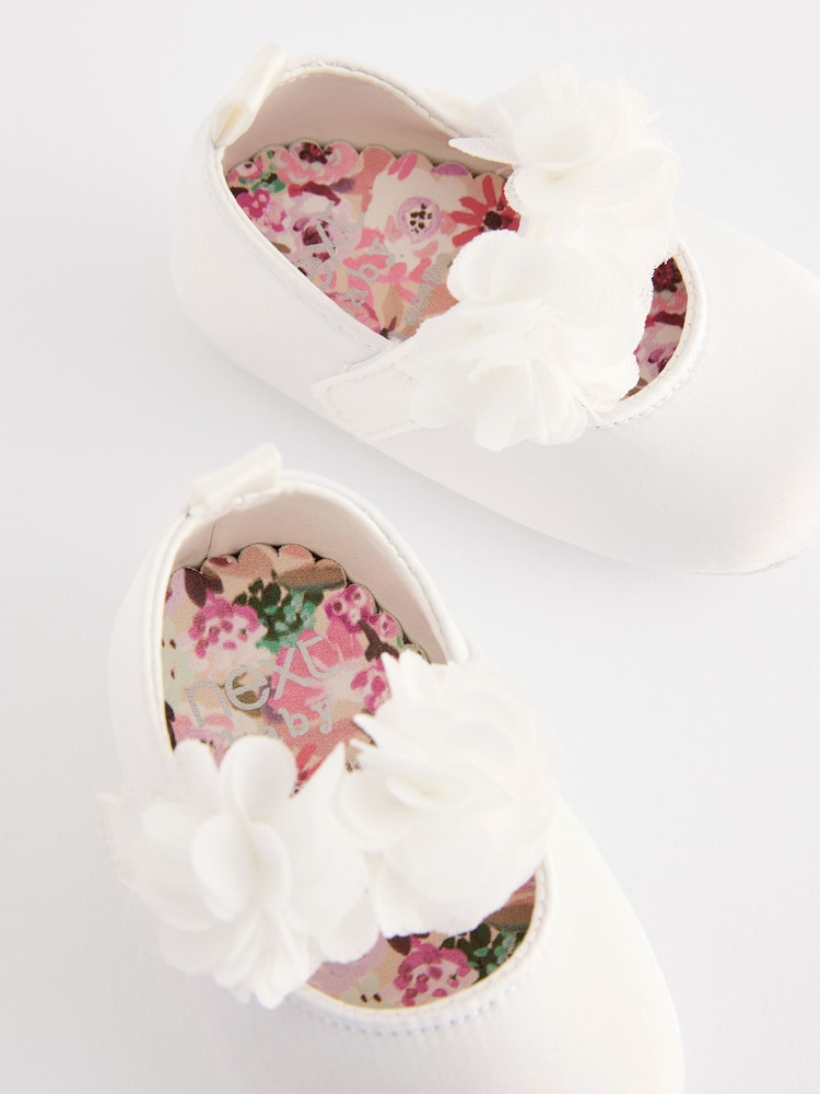 White Satin Baby Corsage Shoes (0-24mths) - Image 4 of 5