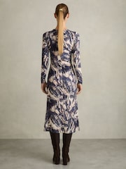 Reiss Riyo Printed Ruched средних размеров платья - Изображение 4 из 6