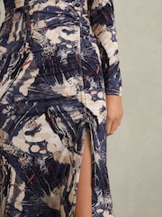 Reiss Riyo Printed Ruched средних размеров платья - Изображение 5 из 6