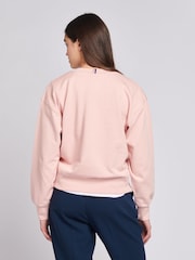 من U.S. Polo Assn. سويت شيرت نسائي كبير وردي بتصميم خيّال مزدوج - صورة 4 من 7