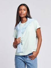 أزرق سماوي - من U.S. Polo Assn. تيشرت من القطن بنسبة 100% بياقة بحافة مستديرة وبشعار خيّال مزدوج للنساء - صورة 1 من 5