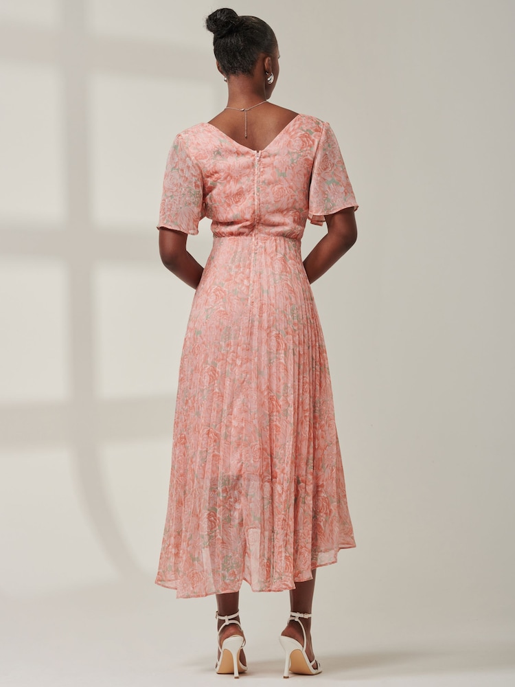 Rosa cromado - Vestido largo de gasa plisada con bajo asimétrico Chelsea de Jolie Moi - Imagen 2 de 6 Rosa cromado - Vestido largo de gasa plisada con bajo asimétrico Chelsea de Jolie Moi - Imagen 2 de 6