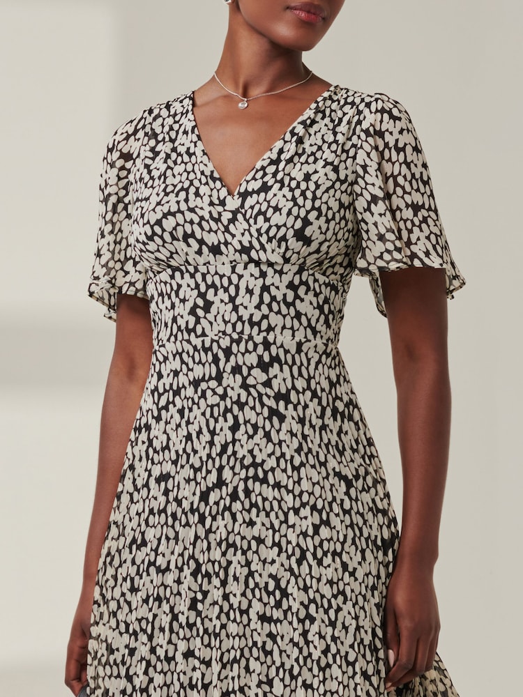 Jolie Moi Black Chelsea Pleated Chiffon Dip Hem Maxi Dress - Image 6 of 6