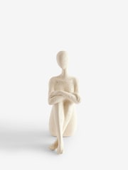 Ornamento de figura sentada Scandi - Imagem 4 de 6