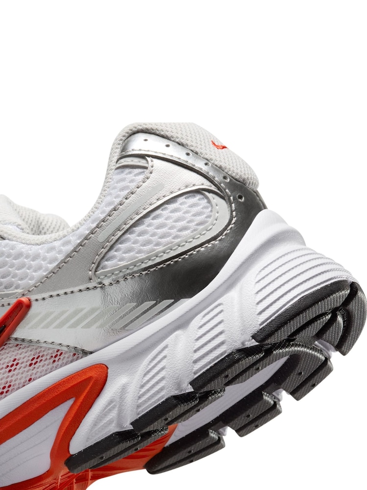 Gris - Zapatillas de correr Vomero V5 de Nike - Imagen 10 de 10 Gris - Zapatillas de correr Vomero V5 de Nike - Imagen 10 de 10