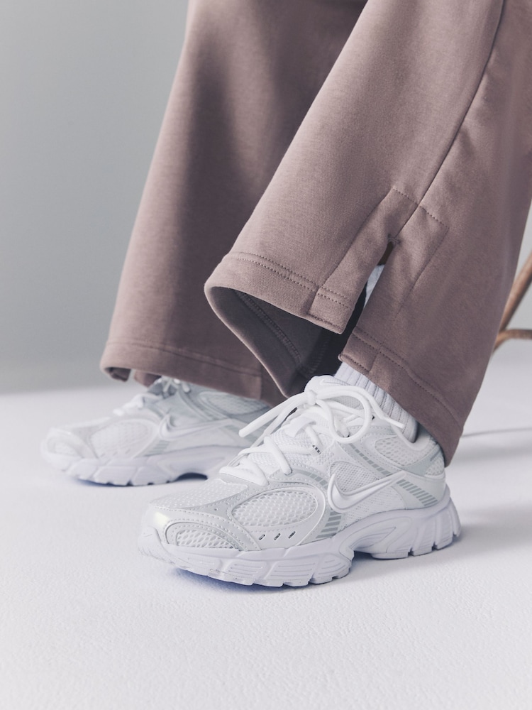 Nike White Vomero V5 Runner Trainers - Image 1 of 12