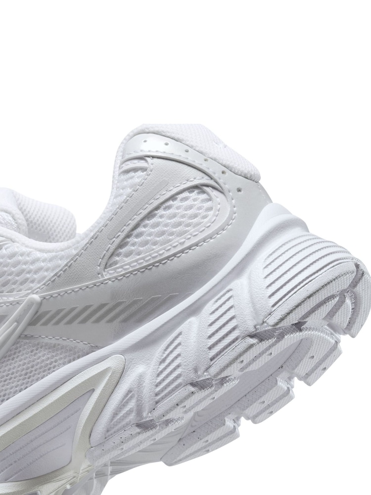 Nike White Vomero V5 Runner Trainers - Image 12 of 12