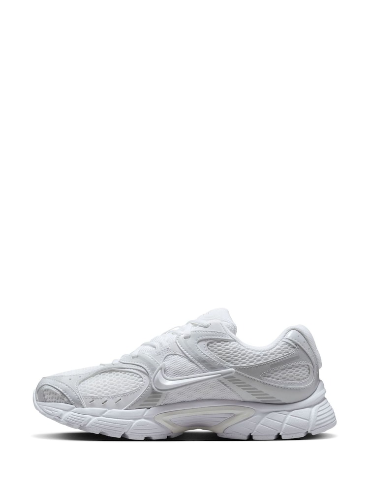 Nike White Vomero V5 Runner Trainers - Image 5 of 12