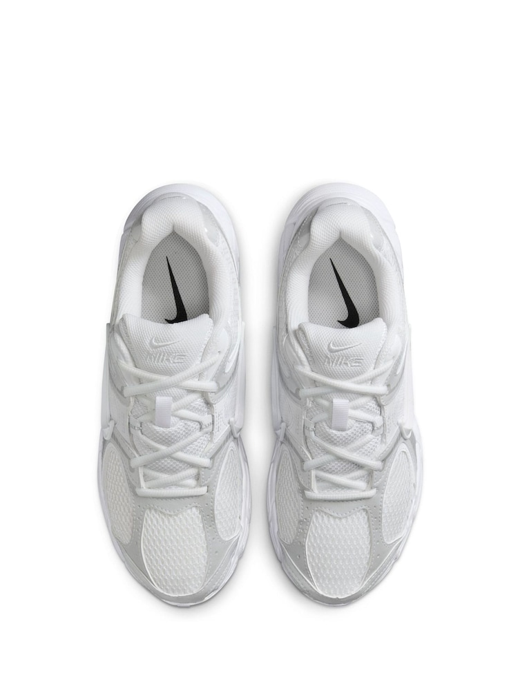 Nike White Vomero V5 Runner Trainers - Image 9 of 12