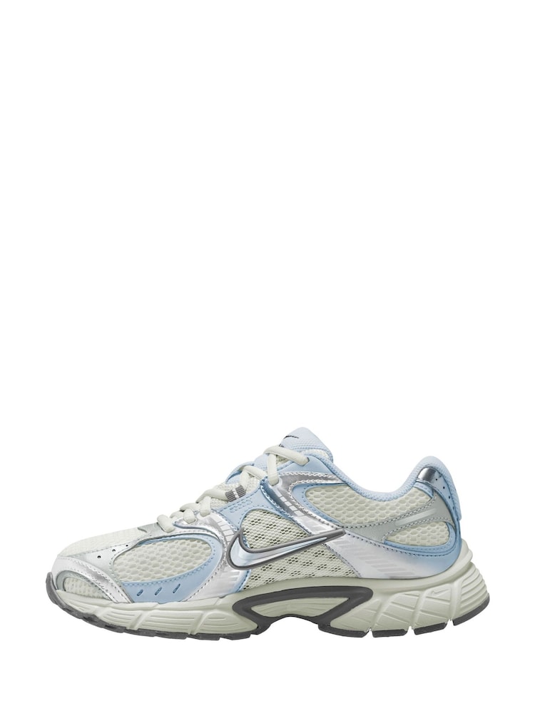 Nike White Silver Vomero V5 Runner Trainers - Image 2 of 4