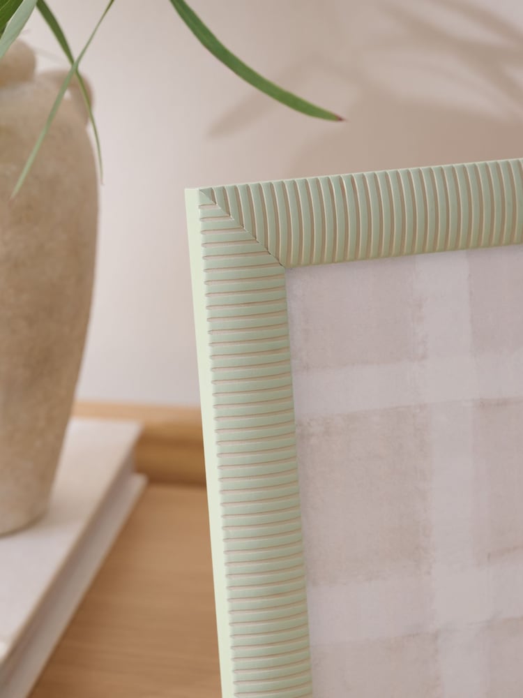 Set of 2 Green Linear Pattern Photo Frames - Image 2 of 5