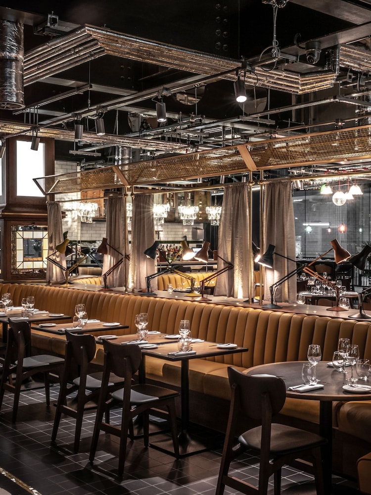 Virgin Experience Days Gordon Ramsay Restaurant Three Course Meal for Two - Image 2 of 4